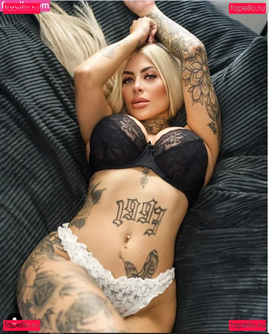 Selina Metzger Onlyfans Photo Gallery 