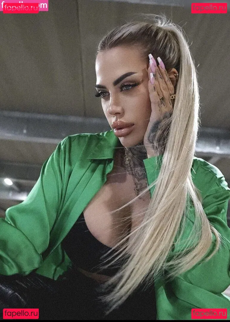 Selina Metzger Onlyfans Photo Gallery 