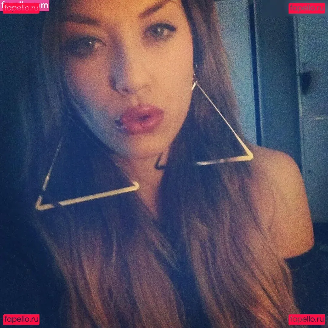 Selina Metzger Onlyfans Photo Gallery 