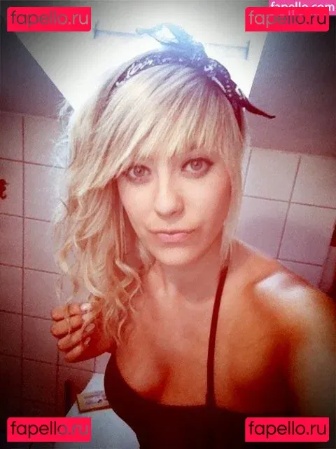 Selina Metzger Onlyfans Photo Gallery 