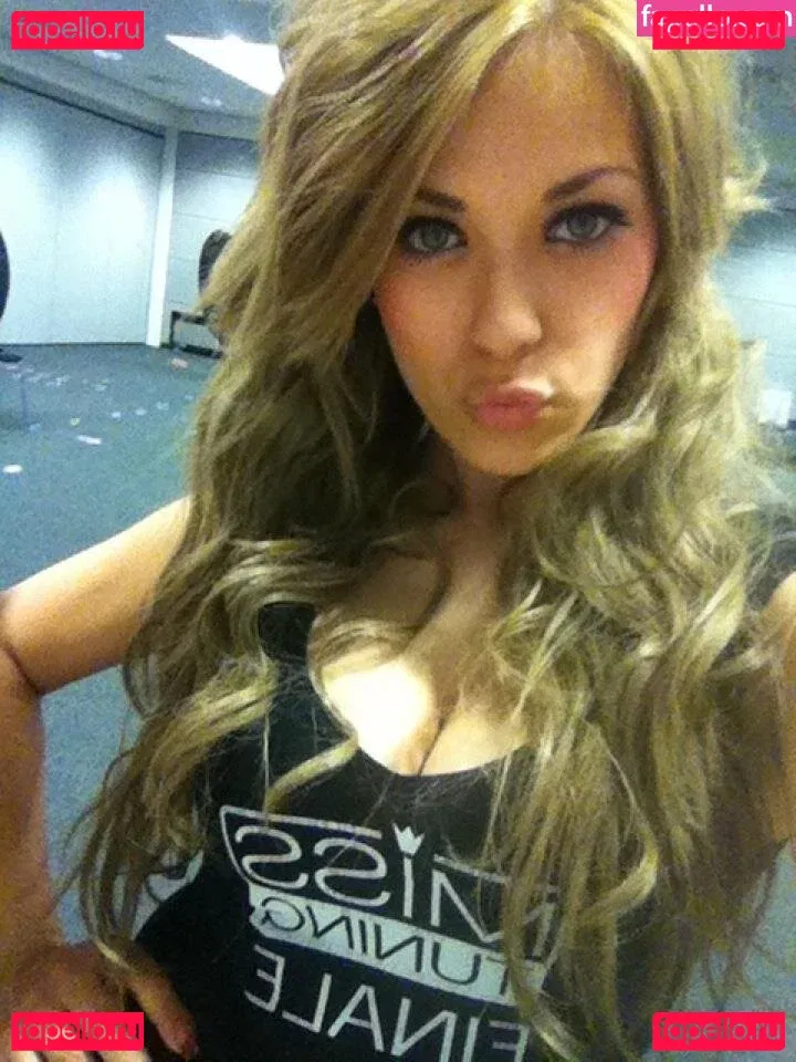 Selina Metzger Onlyfans Photo Gallery 