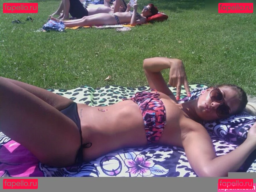 Selina Metzger Onlyfans Photo Gallery 