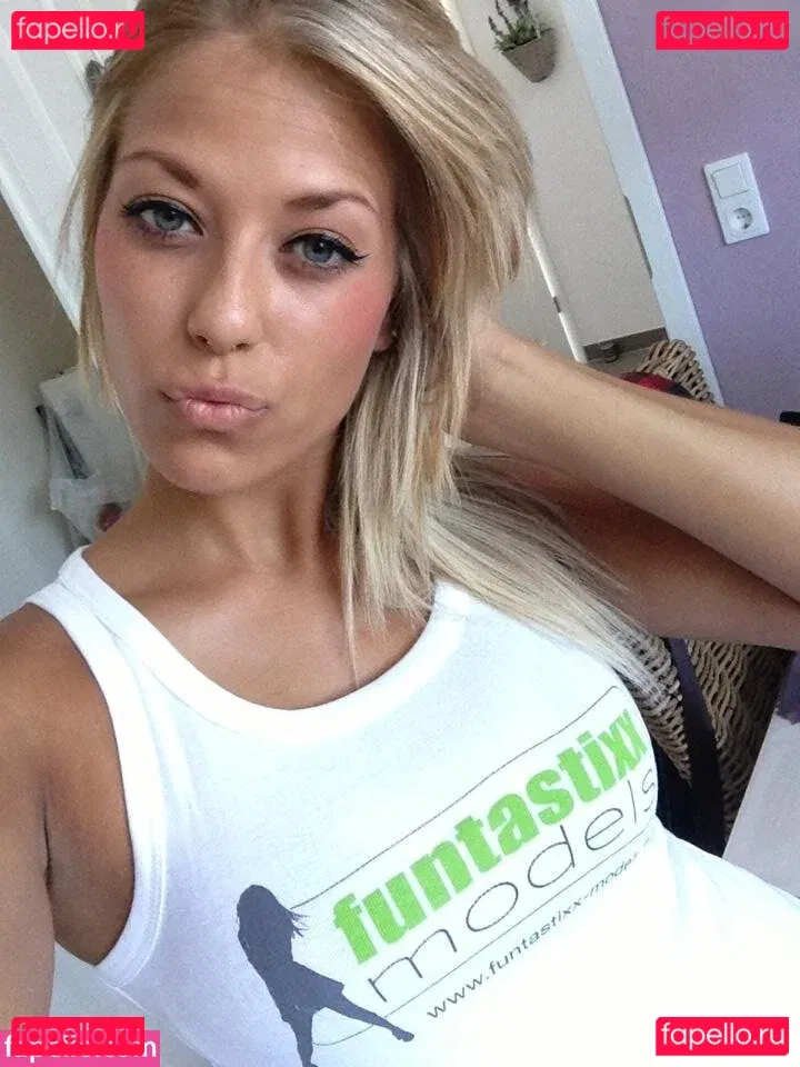 Selina Metzger Onlyfans Photo Gallery 