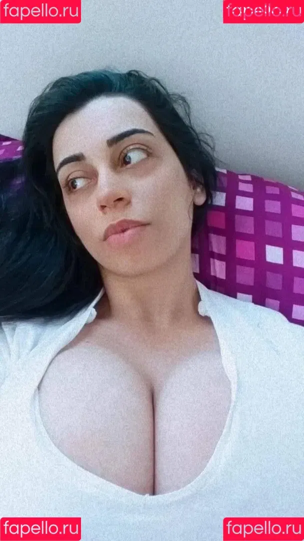 mervedamla Onlyfans Photo Gallery 