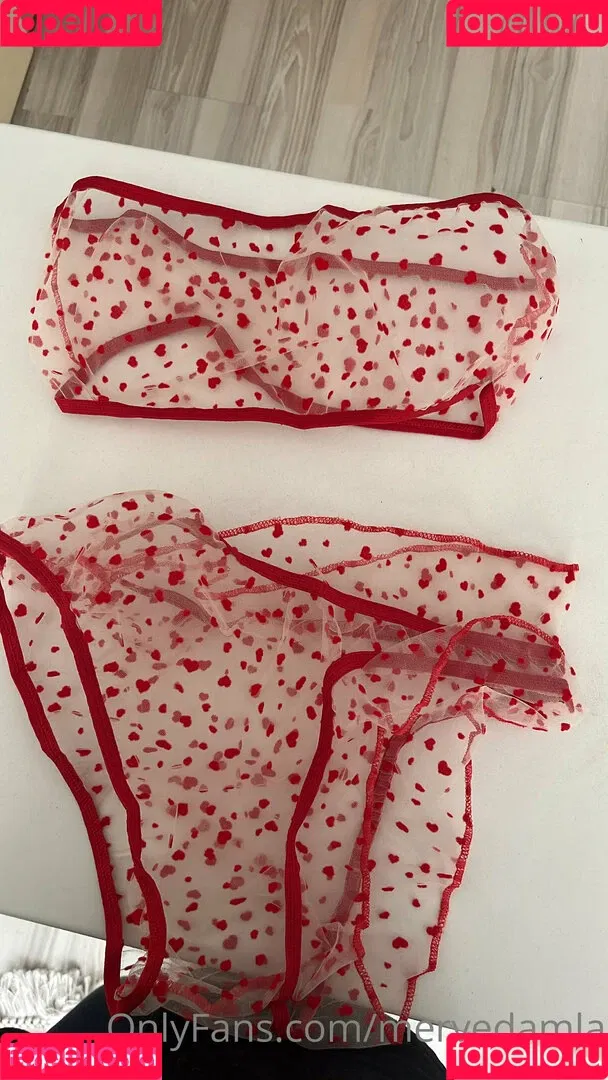 mervedamla Onlyfans Photo Gallery 