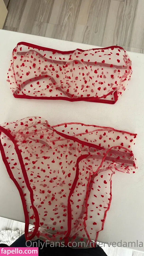 mervedamla Onlyfans Photo Gallery 