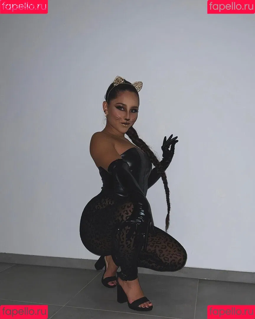 Aurelia Lamprecht Onlyfans Photo Gallery 