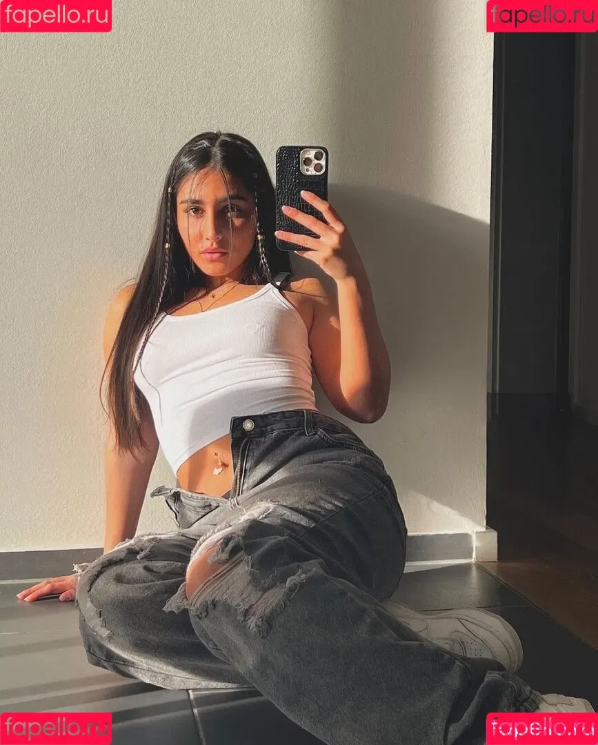 Aurelia Lamprecht Onlyfans Photo Gallery 