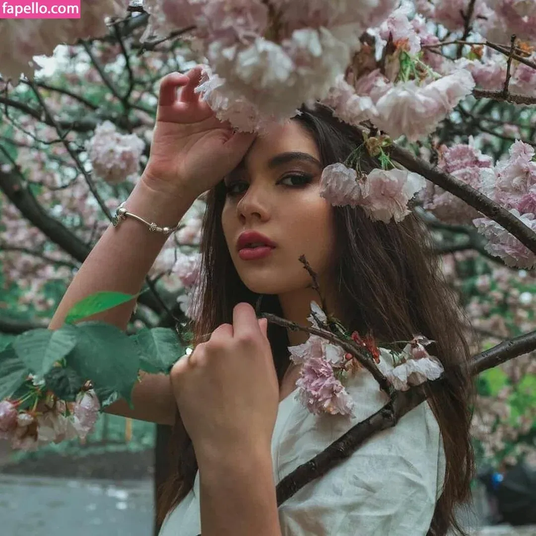 Annaartsv Onlyfans Photo Gallery 