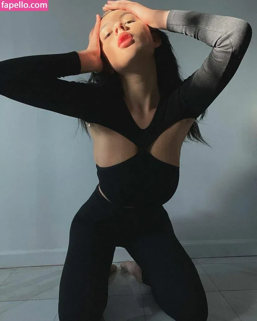 Annaartsv Onlyfans Photo Gallery 