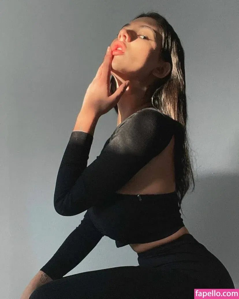 Annaartsv Onlyfans Photo Gallery 