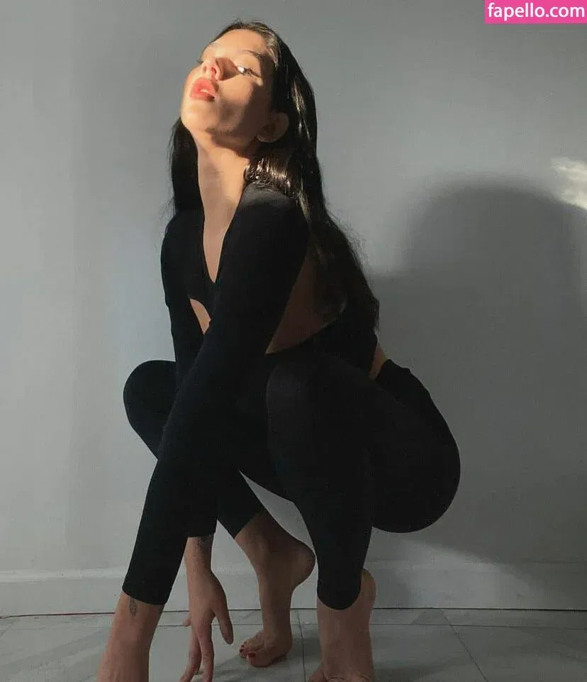 Annaartsv Onlyfans Photo Gallery 