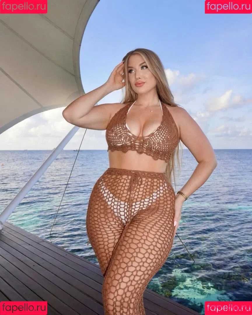 Ariella Eder Onlyfans Photo Gallery 