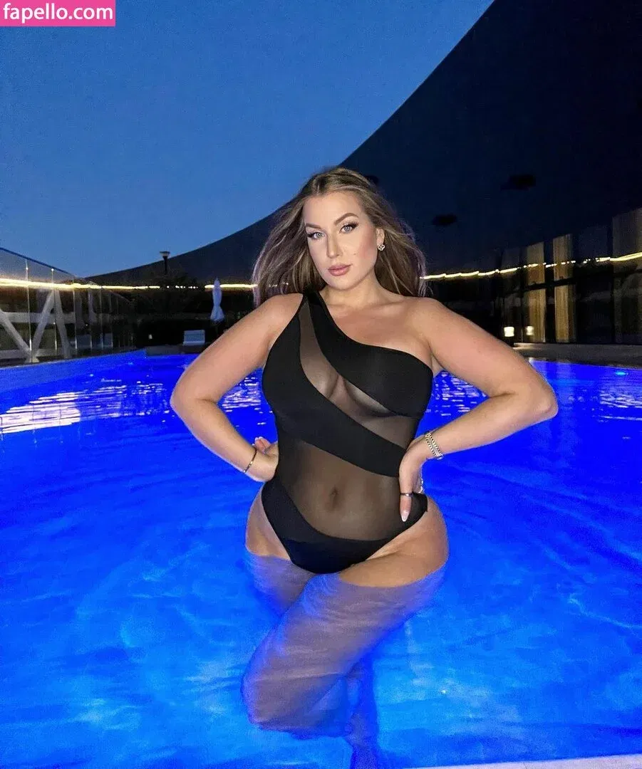 Ariella Eder Onlyfans Photo Gallery 