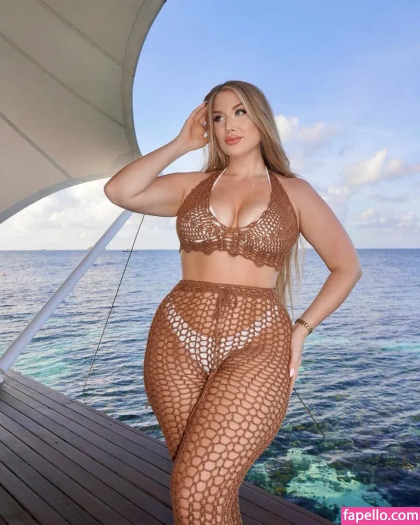 Ariella Eder Onlyfans Photo Gallery 