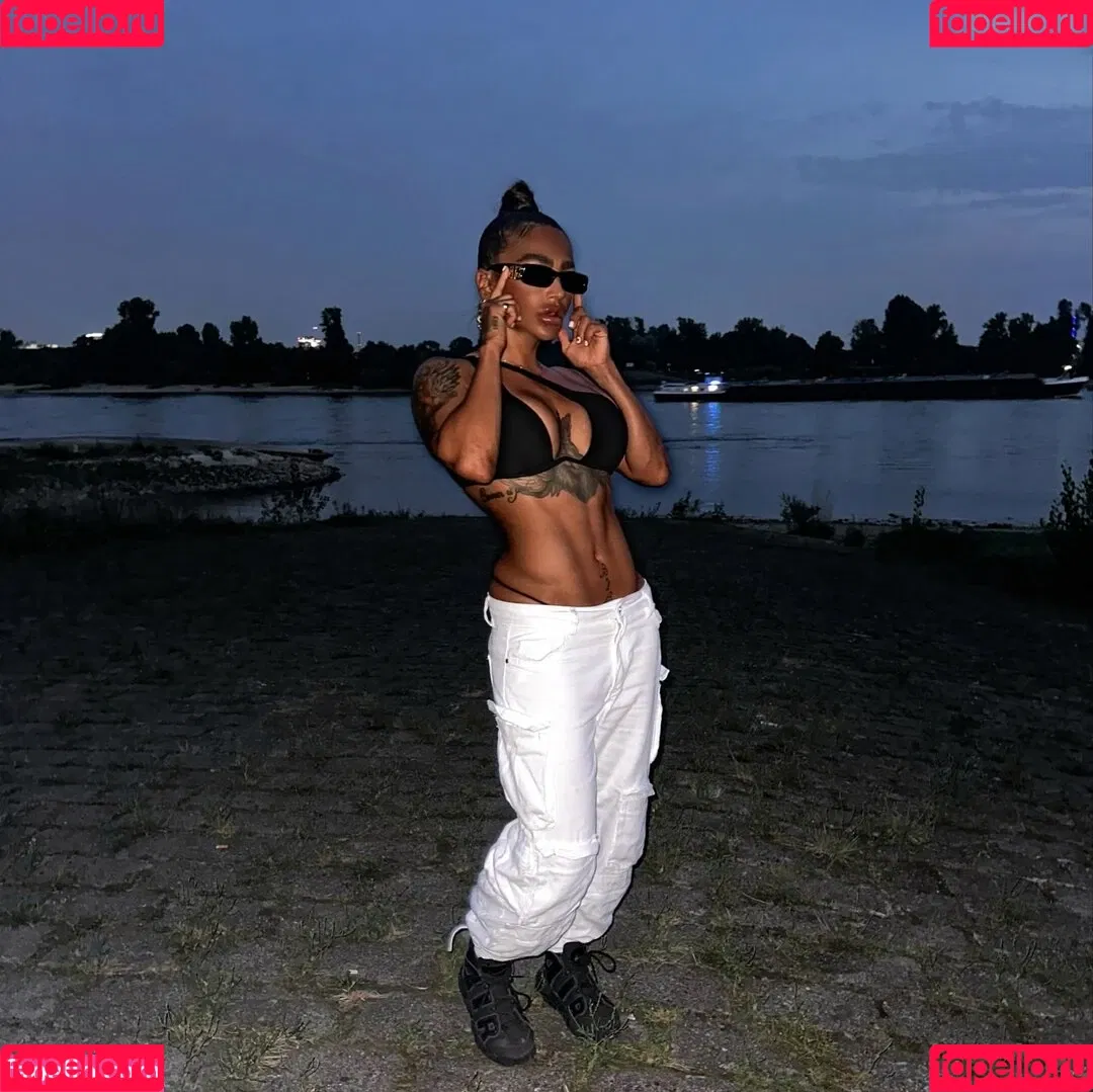 Anny Marry Onlyfans Photo Gallery 