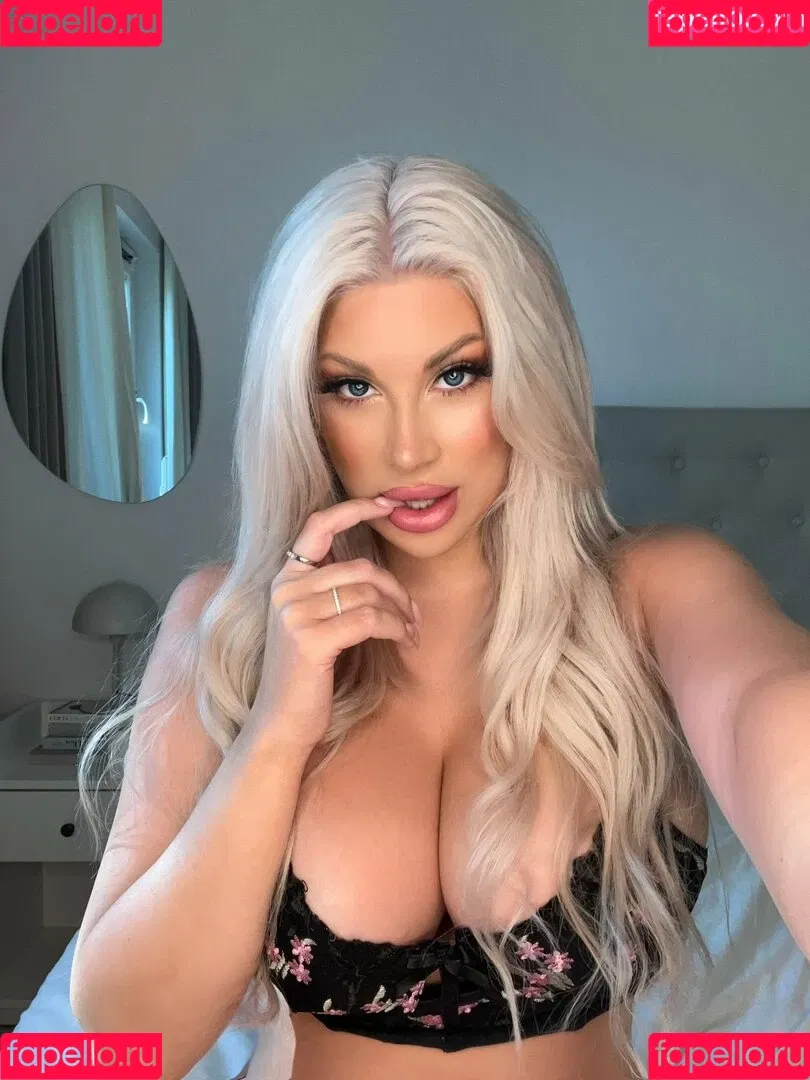 Nicci Azzy Onlyfans Photo Gallery 