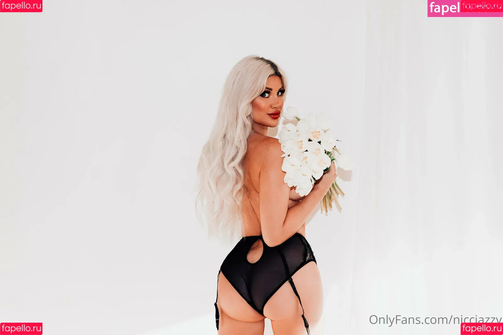 Nicci Azzy Onlyfans Photo Gallery 