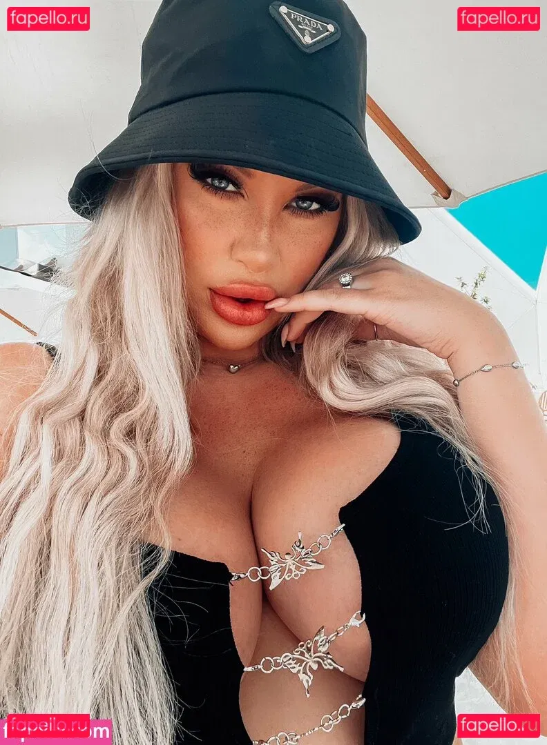 Nicci Azzy Onlyfans Photo Gallery 