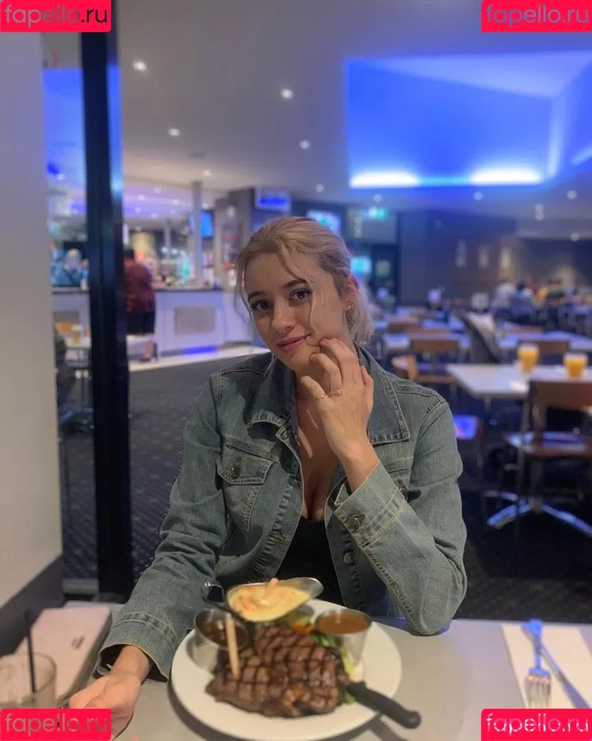 Bree Louise Onlyfans Photo Gallery 