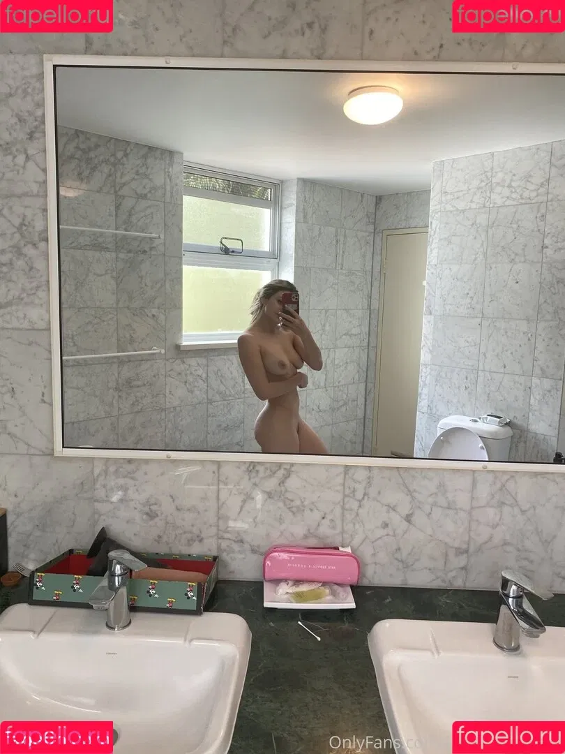 Bree Louise Onlyfans Photo Gallery 