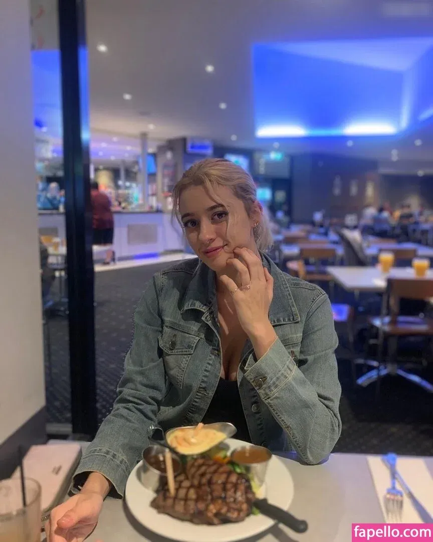 Bree Louise Onlyfans Photo Gallery 