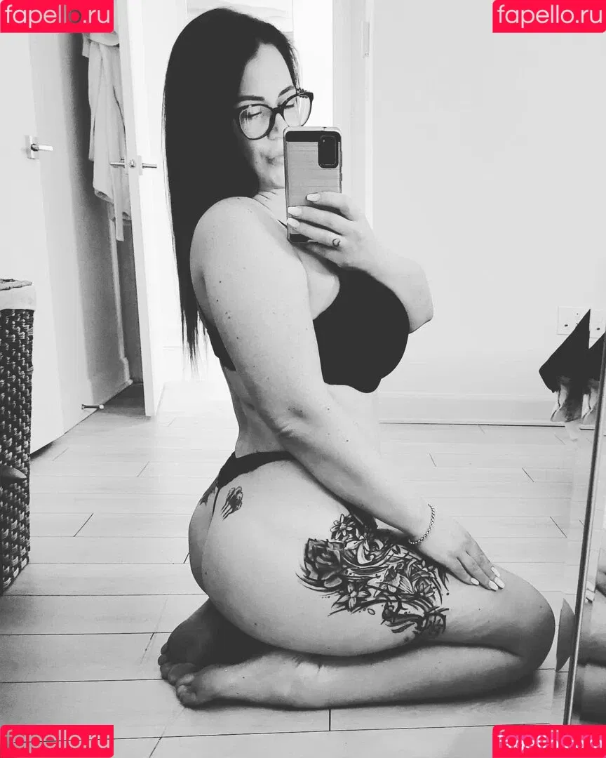 SugarKrispyKat Onlyfans Photo Gallery 