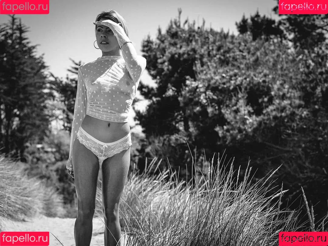 Zoe Phillips Onlyfans Photo Gallery 
