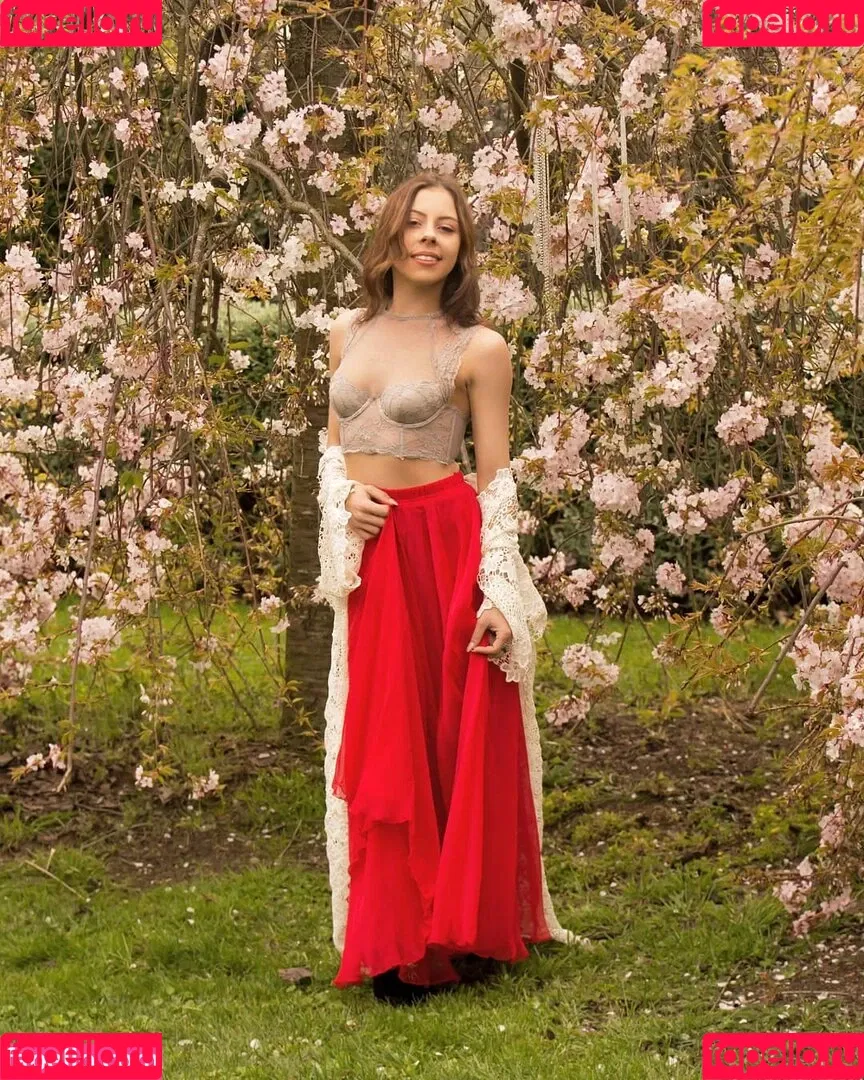 Zoe Phillips Onlyfans Photo Gallery 
