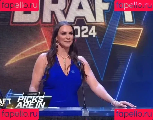 Stephanie McMahon Onlyfans Photo Gallery 