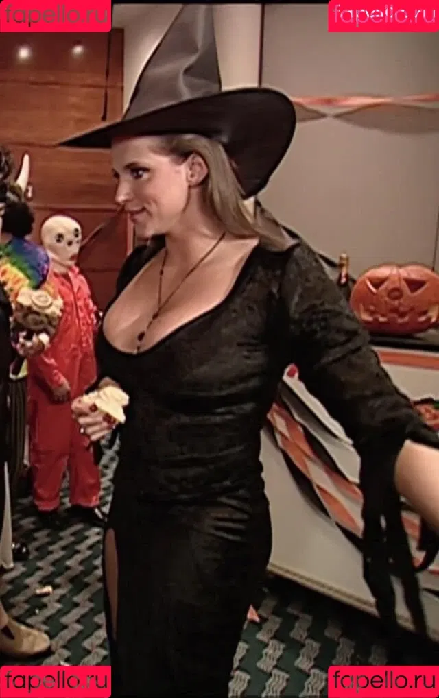 Stephanie McMahon Onlyfans Photo Gallery 
