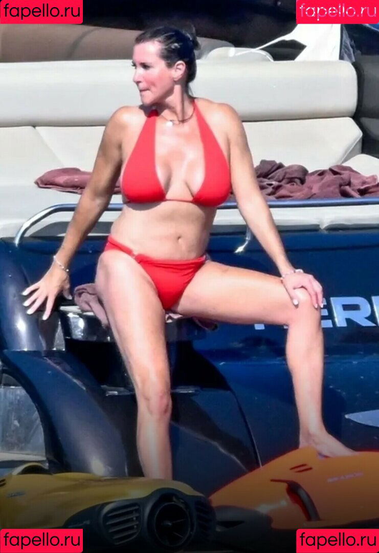 Stephanie McMahon Onlyfans Photo Gallery 