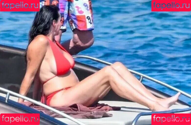 Stephanie McMahon Onlyfans Photo Gallery 