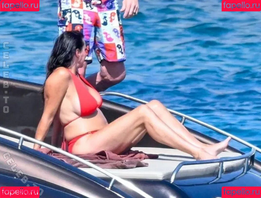 Stephanie McMahon Onlyfans Photo Gallery 