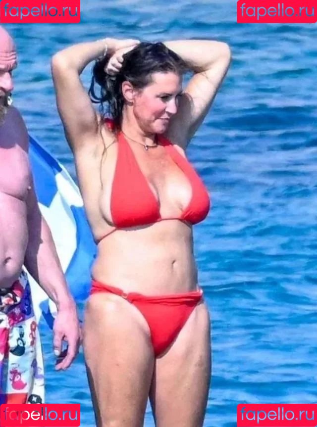 Stephanie McMahon Onlyfans Photo Gallery 