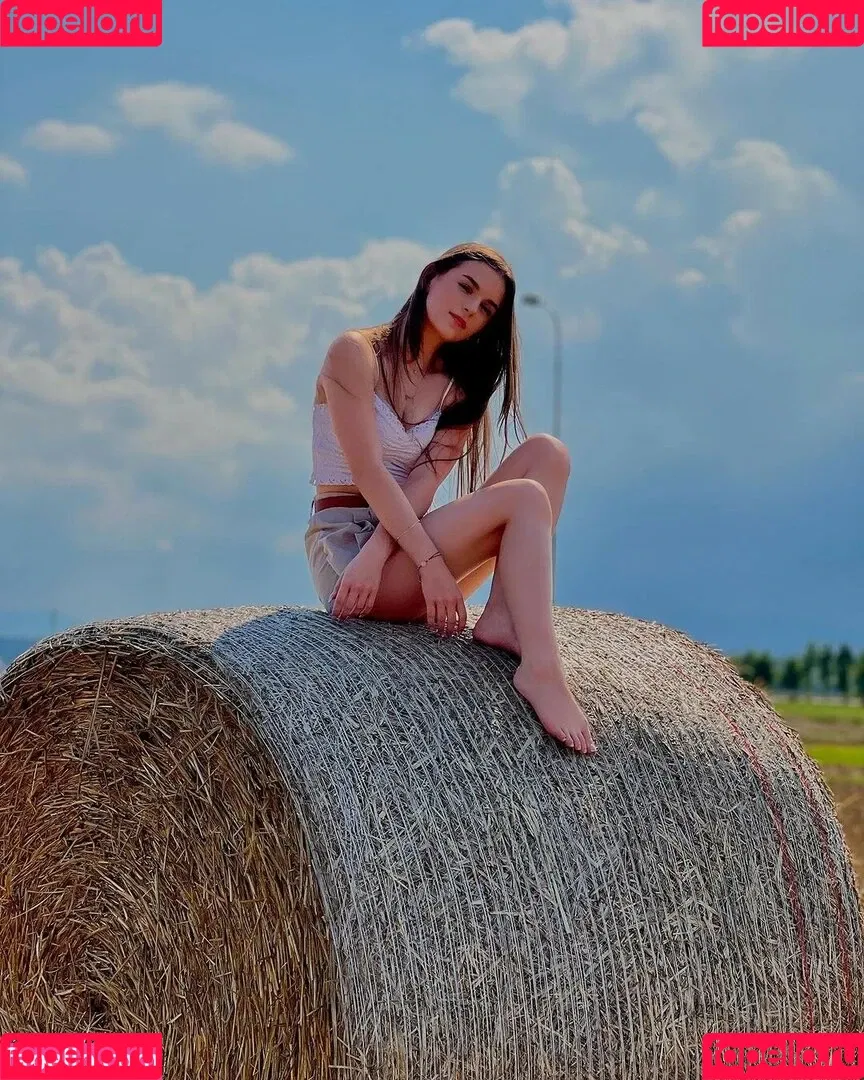 Sroka Onlyfans Photo Gallery 