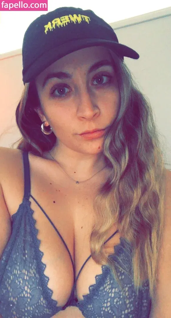 Hellyy_K Onlyfans Photo Gallery 