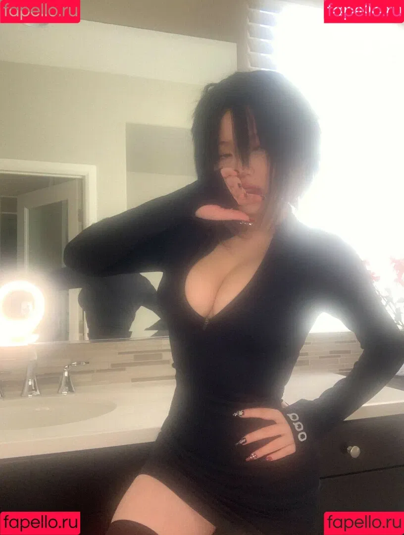 cokowiku Onlyfans Photo Gallery 