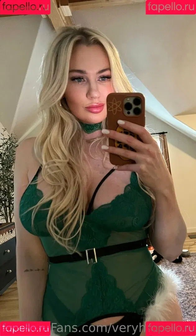 veryhotvocab Onlyfans Photo Gallery 
