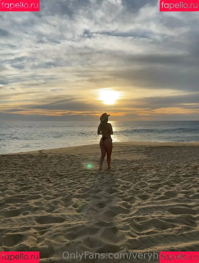 veryhotvocab Onlyfans Photo Gallery 