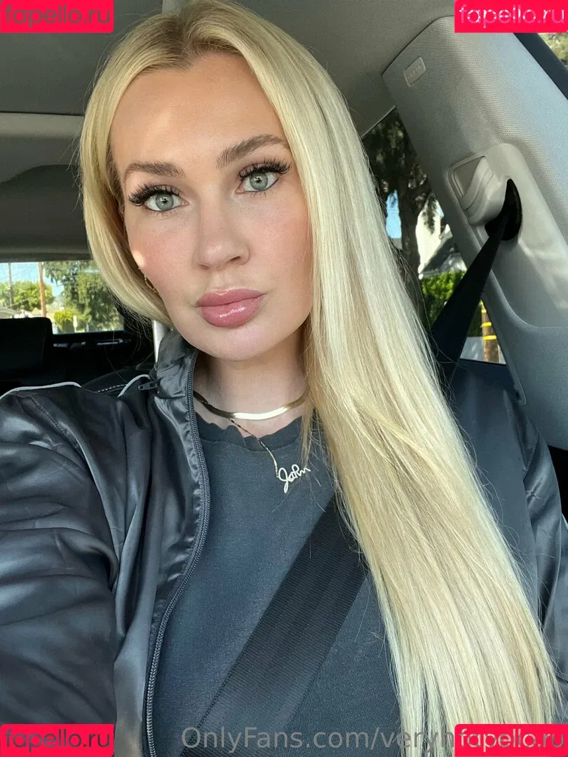 veryhotvocab Onlyfans Photo Gallery 