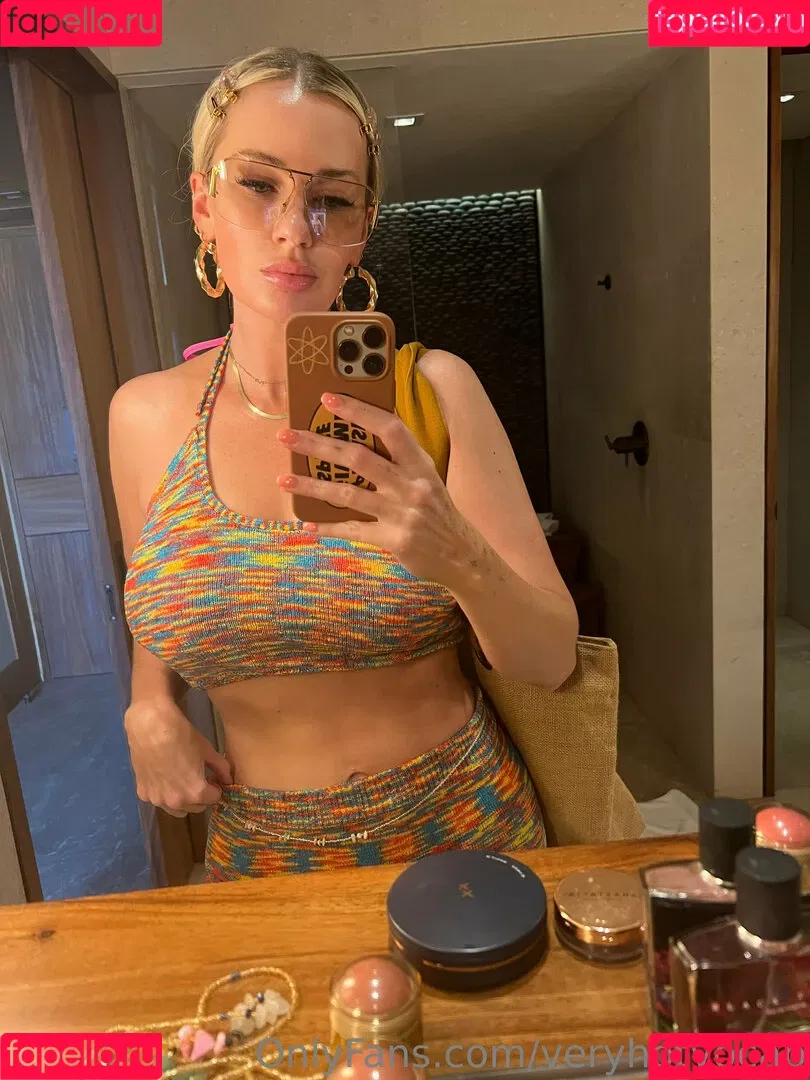 veryhotvocab Onlyfans Photo Gallery 