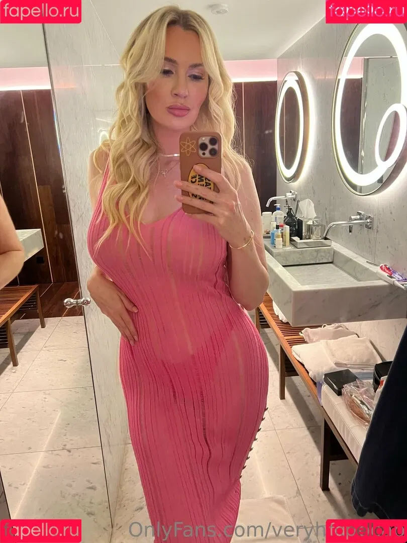 veryhotvocab Onlyfans Photo Gallery 