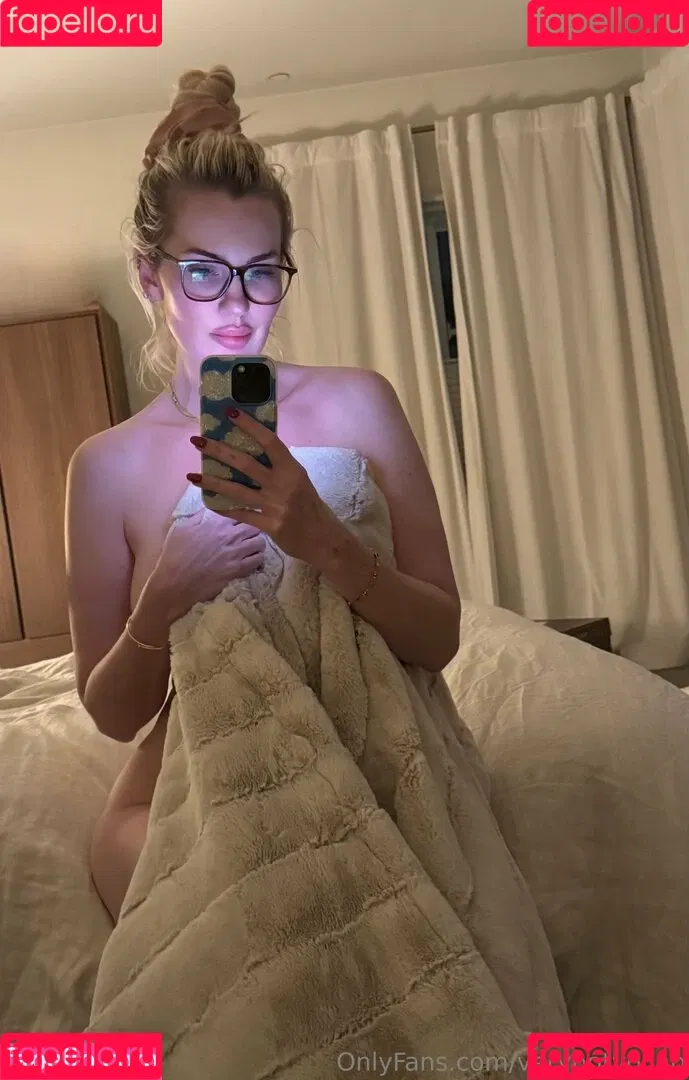 veryhotvocab Onlyfans Photo Gallery 