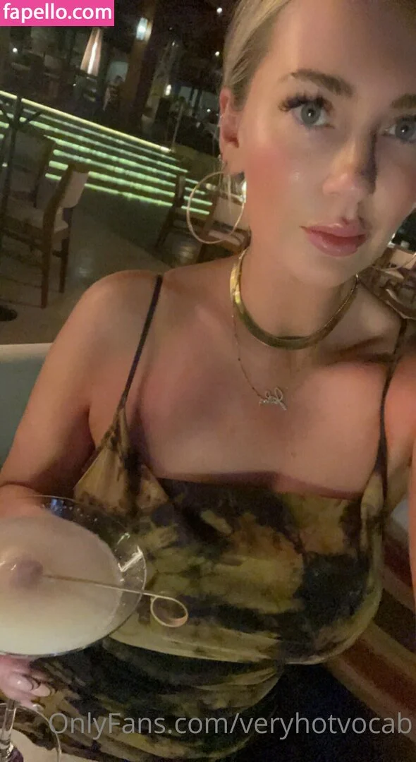 veryhotvocab Onlyfans Photo Gallery 