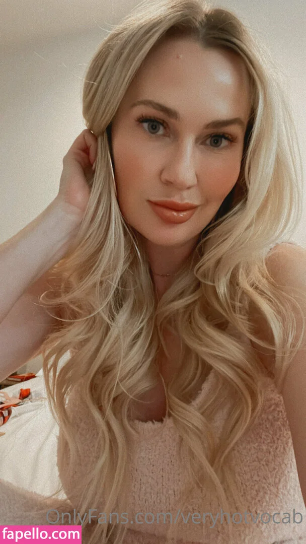 veryhotvocab Onlyfans Photo Gallery 