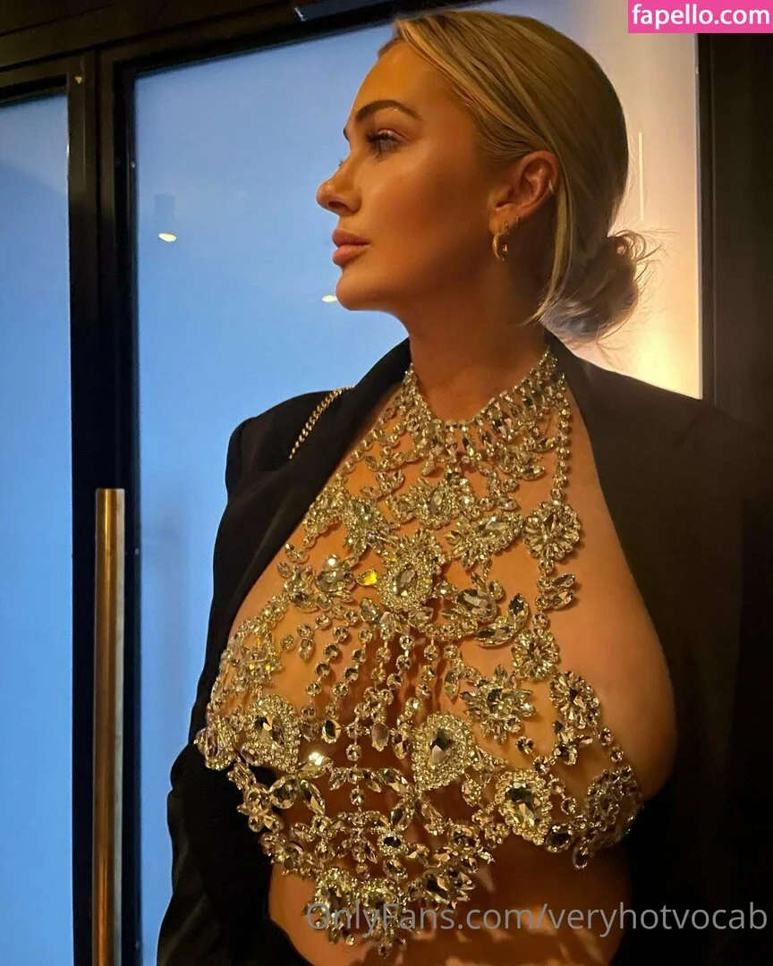 veryhotvocab Onlyfans Photo Gallery 