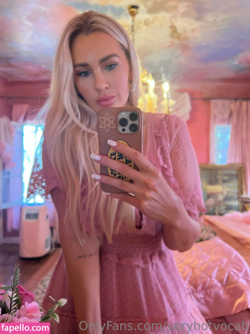 veryhotvocab Onlyfans Photo Gallery 