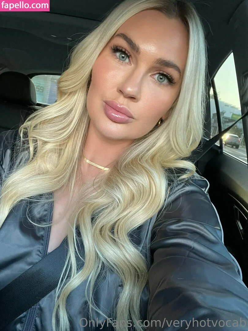 veryhotvocab Onlyfans Photo Gallery 