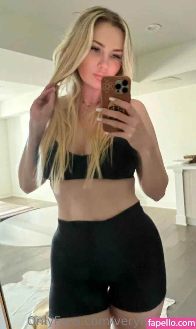 veryhotvocab Onlyfans Photo Gallery 